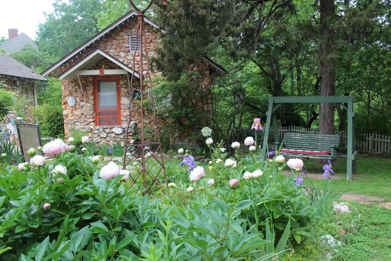 Rock Cottage Gardens B&B Eureka Springs Exterior foto